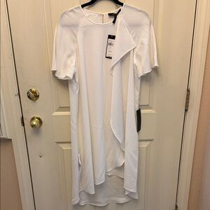 BCBGMaxazria Elegant White Short Sleeve Dress